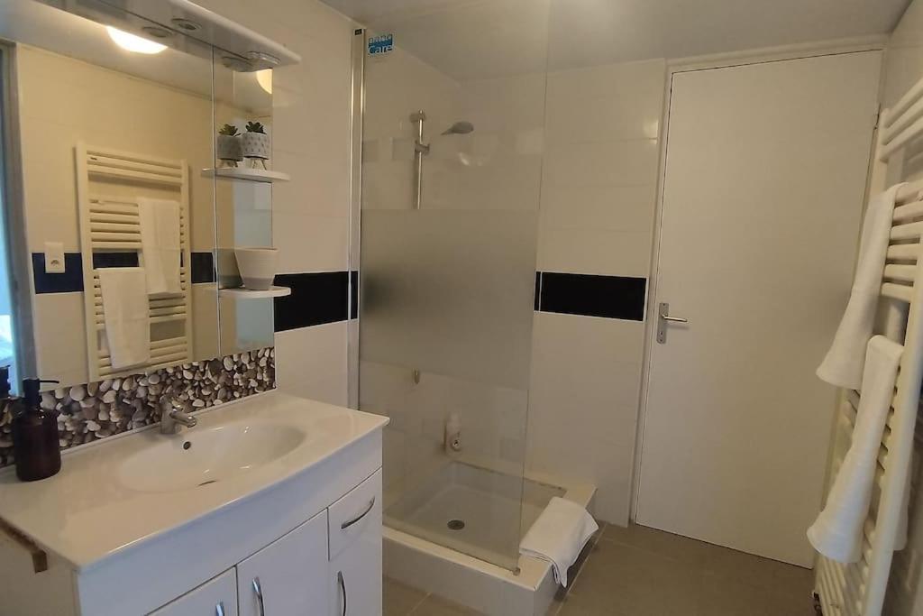 Charmante Maison T2 De Plein Pied Avec Exterieur Calme Aux Arenes Villa เบซิเยร์ ภายนอก รูปภาพ