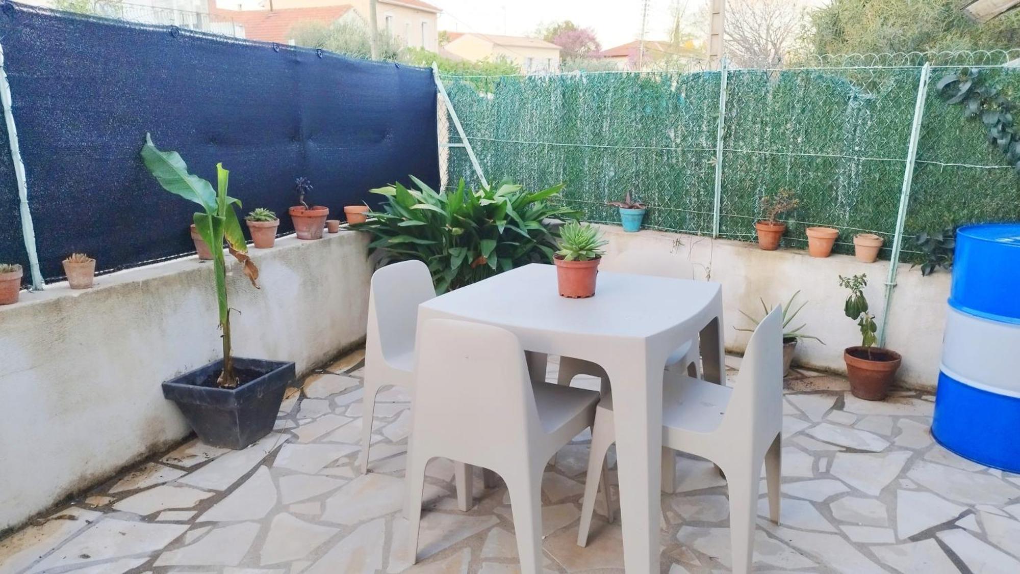 Charmante Maison T2 De Plein Pied Avec Exterieur Calme Aux Arenes Villa เบซิเยร์ ภายนอก รูปภาพ